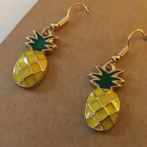 Yellow Pineapple Fruit Earrings. Dangle, Green Leaves, Gold Tone, New!